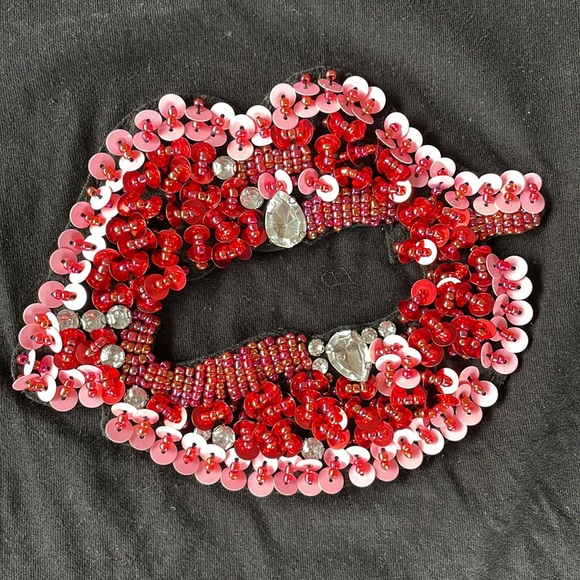 Love J embellished lips tee NWOT - Picture 7 of 7